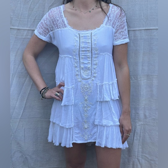 Short White Dress with Embroidered Detail - Picture 1 of 4
